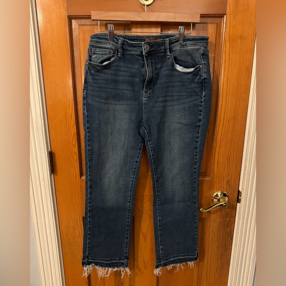 Judy Blue Frayed Hem Cropped Jeans